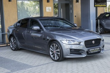 Jaguar XE Sedan Facelifting 2.0 i4P 300KM 2019 Jaguar XE Ledy / Virtual / XDRIVE / FV23%, zdjęcie 9