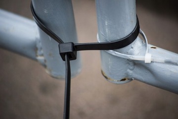 Зажимы для кабеля УФ, черные, 2,5x150