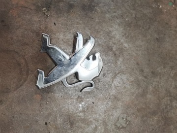 LOGO ZNAKY ZNAK PŘEDNÍ PEUGEOT 2008 9804319677 ORIGINÁLNÍ