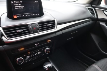 Mazda 3 III Hatchback Facelifting 2.0 SKYACTIV-G 120KM 2017 Mazda 3 2.0 Skyactiv-G, Automat, Navi, Klima, zdjęcie 20