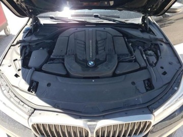 BMW Seria 7 G11-G12 2018 BMW Seria 7 2018, 6.6L, 4x4, M760XI, po gradobiciu, zdjęcie 10