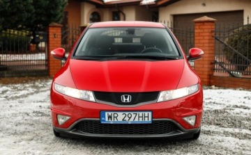 Honda Civic VIII Hatchback 3d 1.8 i-VTEC 140KM 2011 Honda Civic 1.8 i-VTEC 140KM benzyna niski przebieg PDC Climatronic welur, zdjęcie 9