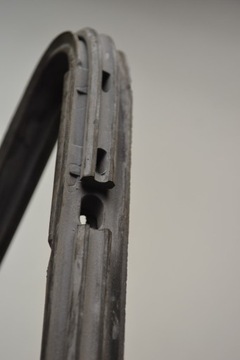 Fiat 126p Уплотнитель левого треугольного стекла