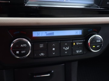 Toyota Corolla X Sedan Facelifting 1.6 Valvematic 132KM 2014 Toyota Corolla 1.6 Valvematic, Salon Polska, GAZ, zdjęcie 12