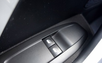Peugeot 208 I Hatchback 3d 1.0 VTI 68KM 2014 Peugeot 208 1.0VTi 68KM Klima Niski przebieg Zero korozji Oryginalne szyby, zdjęcie 21