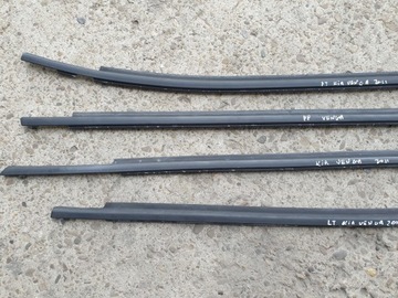 LIŠTA ZHRNUJÍCÍ DVEŘE KIA VENGA 5D 2009-