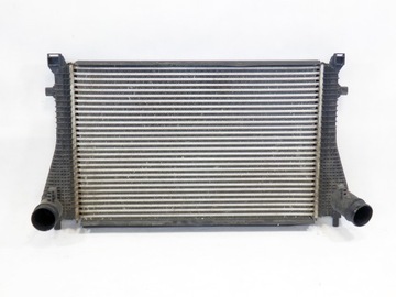 CHLADIČ INTERCOOLER AUDI A3 GOLF VII 5Q0145803S