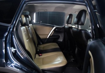 Toyota RAV4 IV MPV D-4D 125 124KM 2015 Toyota RAV4 Polski salon _ Podgrzewane fotele _ Skorzana tapicerka _ 4x4, zdjęcie 6