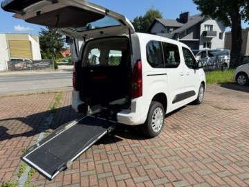 Opel Combo E Kombivan 1.5 Diesel 131KM 2021 Opel Combo niepełnosprawnych rampa inwalida 2021