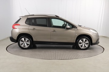 Peugeot 2008 I SUV 1.2 PureTech 110KM 2015 Peugeot 2008 1.2 PureTech, Salon Polska, zdjęcie 5