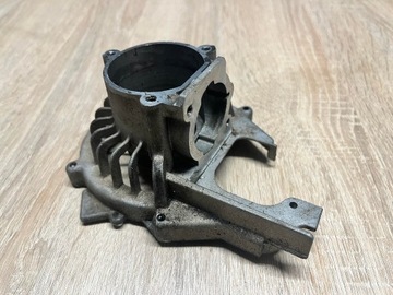 КОРПУС ДВИГАТЕЛЯ HOMELITE HT-17 KARTER