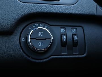 Opel Insignia I Sports Tourer Facelifting 2.0 CDTI ECOFLEX 140KM 2015 Opel Insignia 2.0 CDTI, Navi, Xenon, Bi-Xenon, zdjęcie 21