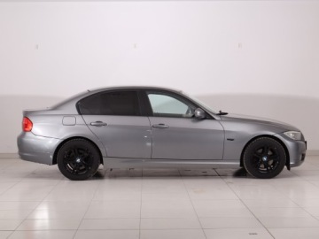 BMW Seria 3 E90-91-92-93 Limuzyna E90 318i 143KM 2010 BMW 3 318 i, Klima, Parktronic,ALU, zdjęcie 5