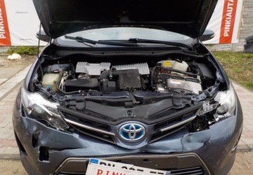 Toyota Auris II 2015 Toyota Auris Okazja 1.8 Hybryda 98KM, zdjęcie 3