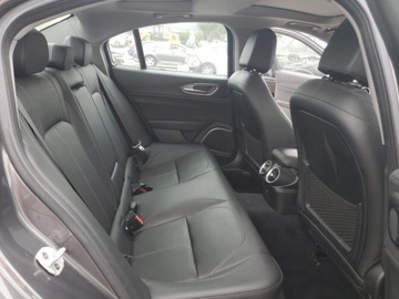 Alfa Romeo Giulia II Sedan Facelifting 2.0 Turbo 280KM 2021 Alfa Romeo Giulia Sport, 2021r., 2.0L 2.0 Benzyna 280KM, zdjęcie 8