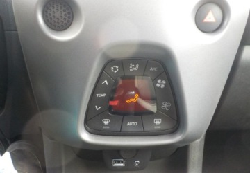 Toyota Aygo II Hatchback 3d Facelifting 1.0 VVT-i 72KM 2021 Toyota Aygo Okazja Benzyna 72KM, zdjęcie 21