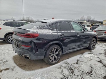 BMW X6 G06 2021 BMW X6 M50i 2021 4.4 Benzyna 523KM, zdjęcie 3