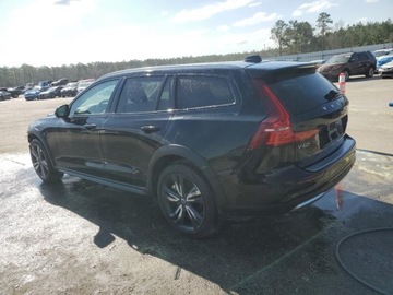Volvo V60 II  2024 Volvo V60 Cross Country Plus 2024 2.0l 2.0 Benzyna 247KM, zdjęcie 1