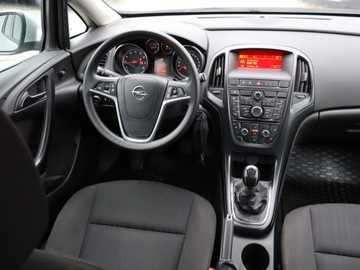 Opel Astra J Sports Tourer Facelifting 1.4 Turbo ECOTEC 140KM 2014 Opel Astra 1.4 T, Salon Polska, Serwis ASO, GAZ, zdjęcie 5