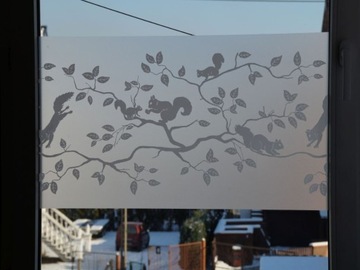 ПРЕМИУМ статическая оконная фольга с белым узором белки, витражи из ПВХ для окон