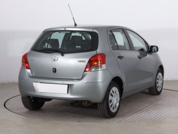 Toyota Yaris II Hatchback 5d 1.33 Dual VVT-i 101KM 2009 Toyota Yaris 1.33 Dual VVT-i, Salon Polska, zdjęcie 4