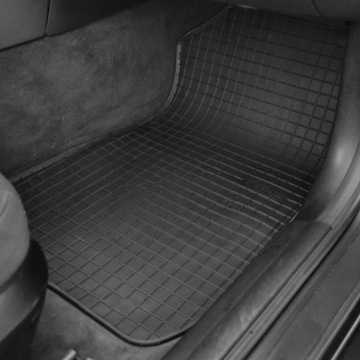 BMW 3 E90 / E91 / E92 DYWANIKI SAMOCHODOWE GUMOWE DO AUTA CZARNE NA WYMIAR