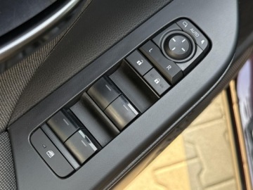 Toyota C-HR II SUV 1.8 Hybrid 140KM 2024 Toyota C-HR 1.8 Hybrid Style 1.8 Hybrid Style | au, zdjęcie 16