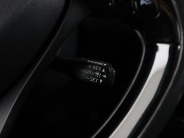 Toyota C-HR I Crossover Facelifting 2.0 Hybrid Dynamic Force 184KM 2020 Toyota C-HR 184KM kamera grzane fotele ACC, zdjęcie 29