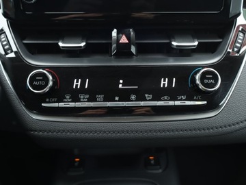 Toyota Corolla XII Sedan 1.8 Hybrid 122KM 2022 Toyota Corolla 1.8 Hybrid, Salon Polska, zdjęcie 12