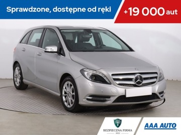 Mercedes Klasa B W246 Sports Tourer 180 BlueEFFICIENCY 122KM 2013