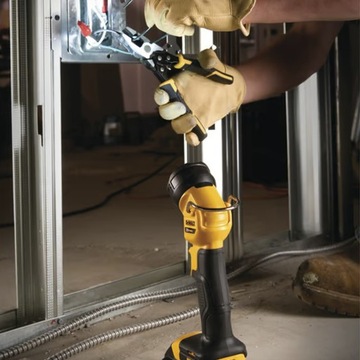 Аккумуляторный ФОНАРЬ DeWALT СВЕТОДИОДНАЯ ФАРНАЯ ЛАМПА 18 В DCL040