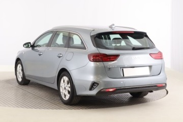 Kia Ceed III Kombi Facelifting 1.5 T-GDI 160KM 2022 Kia Ceed 1.5 T-GDI MHEV, Salon Polska, zdjęcie 3