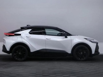 Toyota C-HR II SUV Plug-In 2.0 Hybrid Dynamic Force Plug-in  223KM 2026 Od ręki - GR Sport 2.0 Hybrid Dynamic Force Plug-in 223KM | Kamera 360!, zdjęcie 2