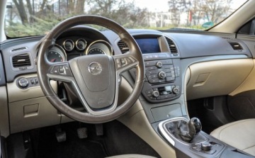 Opel Insignia I Sports Tourer 2.0 Turbo ECOTEC 220KM 2009 Opel Insignia 2,0T (220KM) 164 tys. km Skory 2.0 Benzyna 220KM, zdjęcie 8