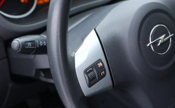 Opel Corsa D Hatchback 5d Facelifting 1.2 Twinport ECOTEC 85KM 2012 Opel Corsa Zadbany, klimatyzacja ,wielof. kierownica, Spalanie 4L 100 Km, zdjęcie 7