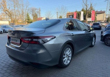 Toyota Camry IX Sedan 2.5 Hybrid Dynamic Force 218KM 2021 Toyota Camry salon Polska, FV-VAT 23, serwis ASO, Gwarancja 2.5 Hybryda, zdjęcie 32