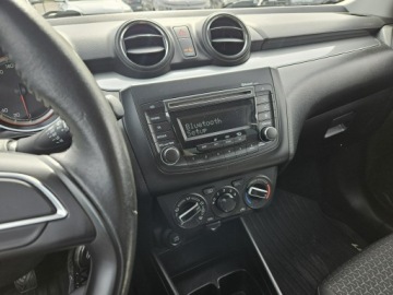 Suzuki Swift VI Hatchback 1.2 DualJet 90KM 2017 Suzuki Swift 1,2 benzyna 90KM, zdjęcie 11