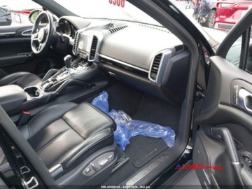 Porsche Cayenne III 2018 Porsche Cayenne 2018 3.6L V-6 AWD 3.6 Benzyna 300KM, zdjęcie 11