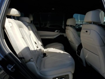 BMW X7 2022 BMW X7 M50i 2022 4.4l 4.4 Benzyna 523KM, zdjęcie 11