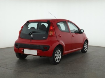 Peugeot 107 Hatchback 5d 1.0 12V 68KM 2011 Peugeot 107 1.0, Automat, Klima, zdjęcie 4