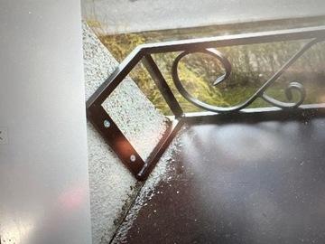 Клумба, перила, кронштейн для забора, подоконник