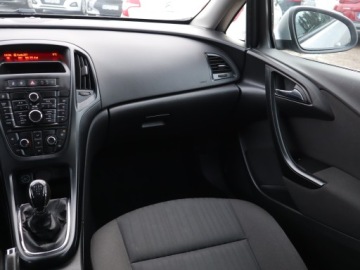 Opel Astra J Hatchback 5d 1.4 87KM 2011 Opel Astra 1.4 16V, GAZ, Klima,ALU, zdjęcie 7