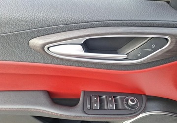 Alfa Romeo Giulia II Sedan Facelifting 2.0 Turbo 280KM 2021 Alfa Romeo Giulia 2.0 280KM 4x4 Q4 Czerwona Skora Kamera Szyberdach ElekrP, zdjęcie 15