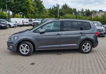 Volkswagen Touran III 1.6 TDI 115KM 2017 Volkswagen Touran swiezo sprowadzone, zarejestrowane, 7osob 1.6 Diesel, zdjęcie 2
