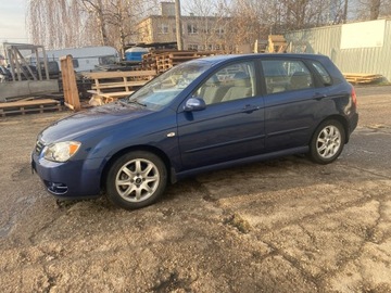 Kia Cerato Sedan 2.0 i 16V 143KM 2005 KIA CERATO liftback 2.0 143 KM, zdjęcie 4
