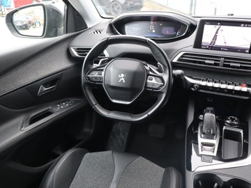 Peugeot 5008 II Crossover 1.2 PureTech 130KM 2018 Peugeot 5008 PureTech 130, Salon Polska, zdjęcie 6