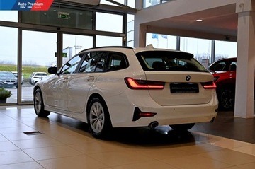 BMW Seria 3 G20-G21 2021 BMW Seria 3 318d TouringFV23LED Fog LightsModel AdvantageBMW Individual, zdjęcie 18