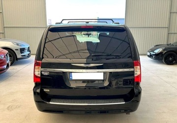 Chrysler Town &amp; Country V 2016 Chrysler Town Country 3,6 BENZ 283 KM 7 Osobowy BDB STAN 2016r Warszawa, zdjęcie 12