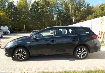 Toyota Auris II 2016 Toyota Auris Okazja 1.8 Hybryda 100KM, zdjęcie 4