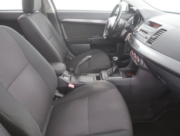 Mitsubishi Lancer IX Sportback 1.8 MIVEC 143KM 2010 Mitsubishi Lancer 1.8 MIVEC, Salon Polska, Klima, zdjęcie 8